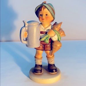 Porcelain figurine by Hummel